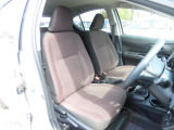 フロントシートも状態良好ですよ。大きな汚れもなく、安心です。座り心地もいいですよ。