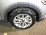 純正17インチアルミホイールです。