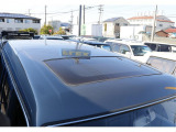 サンルーフからの太陽光により車内が明るくなることで解放感を感じることが出来ます!ルーフラックなどのカスタムも可能になりますのでお気軽にご相談ください!