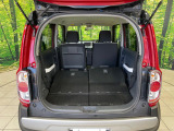 後席を格納すると、これだけの広さが!シーンに合わせたシートアレンジで、大きな荷物も積むことが出来ます♪