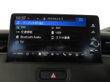 直感的に操作できるディスプレイオーディオを搭載。Bluetoothとの接続もスムーズで、ドライブの快適さがぐっと向上します。初めての方でも扱いやすい装備です。