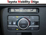 お好み温度に設定すると自動で調整してくれるオ-トエアコン装着車です。