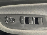 【パワーウインドウ】運転席のスイッチで、各席の窓ガラスの開閉ができます!あると便利ですよね!