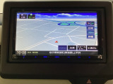 ワイド画面のナビゲーションはフルセグTV対応のメモリーナビ(社外品)を搭載しています。Bluetoothオーディオ機能がありますので、スマートフォンなどの音楽も再生できます。