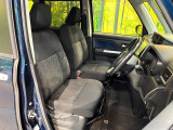運転席まわりには十分なスペースがあり、大柄な方でもゆったり運転していただける環境です。