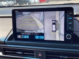 マルチビューカメラを搭載。これがあれば、前後左右も安心ですね。縦列駐車も見通しの悪い交差点も安心です。安全の為目視での確認もお願い致します
