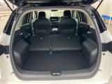 普段のお買い物や通勤、送迎等に十分な荷室スペースを確保しております。セカンドシートを倒すと、大きな荷物の積載も可能です♪