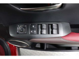 運転席ドアスイッチ回りの画像です。