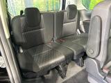 3列目シートはもちろん状態良好☆大人でもゆったりと座って頂けますので、大人数でのお出かけもラクラクです♪ご家族で、気の知れた仲間で、ドライブに行くのが楽しみですね♪