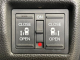 【両側パワースライドドア】スマートキーや運転席のスイッチで後席両側スライドドアの開閉が可能♪電動だから力を入れてドアを開ける必要が無く、小さなお子様でも簡単に開け閉めでき快適です♪