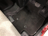 嬉しい純正フロアマット付き♪ 状態も良好です(^^♪