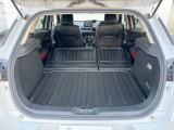 後席を格納すると、これだけの広さが!シーンに合わせたシートアレンジで、大きな荷物も積むことが出来ます♪