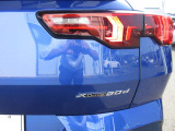 L字型の特徴的なテールランプが、後のドライバーへBMWを印象付けます。