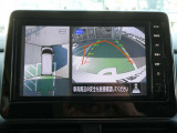まるで空から見下ろしたかのような映像を映し出すアラウンドモニターだから、車庫入れもラクラクです!