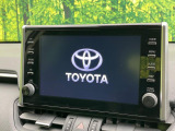 【純正9型ナビ】人気の純正ナビを装備。オーディオ機能も充実しており、Bluetooth接続すればお持ちのスマホやMP3プレイヤーの音楽を再生可能!毎日の運転がさらに楽しくなります!!