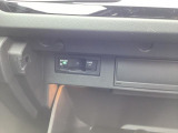 グローブバックス内にはETC2.0車載器があります。