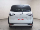 バックカメラが付いているので後方確認が非常にしやすいです。今や運転初心者も熟練者も必須装備!ついていて損はないですね♪