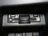 高速道路を賢く使うETC2.0装備です。高速道路とクルマが情報を連携して渋滞の迂回ルートや災害時の適切な誘導をしてくれたりします。