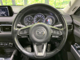【純正革巻きステアリング】上質な革を使用することで、手にしっかり馴染みとても運転しやすいハンドルです♪