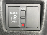 【パワースライドドア】スマートキーや運転席のスイッチでスライドドアの開閉が可能♪電動だから力を入れてドアを開ける必要が無く、小さいお子様でも、重い荷物を持っている時もラクに開け閉めできます♪