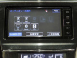 純正ナビを装備。タッチパネル式で使いやすく、お出かけもラクラクです。