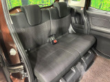 後部座席も気になるようなキズ・汚れやへたり等、大きなダメージはなく、良好な状態です。