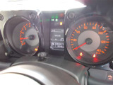 昼間でも見やすいメーター。
