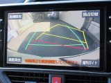 バックガイドモニターで、後方を確認しながら安心して駐車することができます。運転初心者も熟練者も必須の機能ですよ!