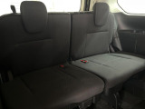 3列目シートはもちろん状態良好☆大人でもゆったりと座って頂けますので、大人数でのお出かけもラクラクです♪ご家族で、気の知れた仲間で、ドライブに行くのが楽しみですね♪