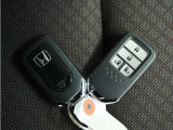 ◆スマートキー◆カギをバッグやポケットに入れたままでもドアロックの開閉ができる『スマートキー』付き!雨天や暗くなってもカギを取り出す必要がなくドアの開錠&エンジンも始動できます