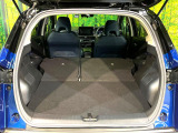 普段のお買い物や通勤、送迎等に十分な荷室スペースを確保しております。セカンドシートを倒すと、大きな荷物の積載も可能です♪