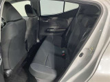 広々とした後部座席です♪気になるキズや汚れなどなく良好な状態です。