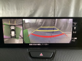狭い場所での駐車やすれ違いなどでより的確な運転操作に役立つ360&deg;ビューモニターが装備されています。