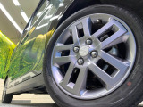【純正15インチアルミホイール】外観にマッチした純正アルミホイールを装着しております。各種社外アルミホイールや、スタッドレスタイヤも取扱いしております。是非ご相談ください♪
