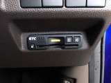 【ETC車載器】もはや必須アイテムのETCを搭載!高速道路のご利用時にとても便利!わずらわしい料金所での現金支払いが不要となりスムーズに通過できます♪