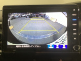 バックモニター付きで、車庫入れやバック時の後方確認をサポート。