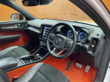 XC40 T4 AWD Rデザイン 4WD 4WD サンルーフ