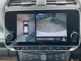 上から丸見えアラウンドビュー!車を真上から見下ろした様な映像を映し出すアラウンドビューモニター。これで車庫入れもラクラク。