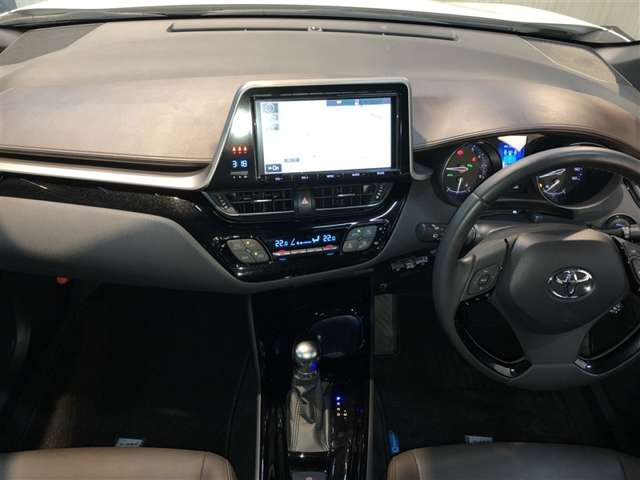 トヨタ C-HR 1.2 G-T 4WD の中古車詳細 (29,000km, パールマイカ