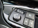 駐車時や狭い道でのすれ違い時に気を使うミラー。電動格納式ドアミラーはそんな時に便利です。