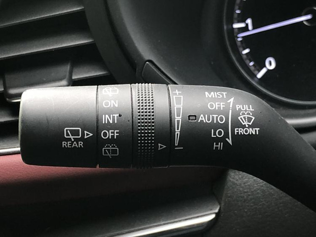 マツダ MAZDA3ファストバック 1.8 XD バーガンディ セレクション の