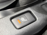 【シートヒーター】寒い日に重宝するシートヒーター!エアコンより早く温まってくれるので寒がりの人も安心ですね♪エアコンの温風は乾燥するから苦手、という方にもをおすすめです。