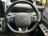 【純正革巻きステアリング】上質な革を使用することで、手にしっかり馴染みとても運転しやすいハンドルです♪