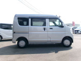 両側スライドドアですので、狭い駐車場での、乗り降りも、しやすく便利です。