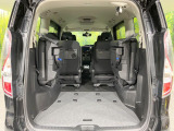後席を格納すると、これだけの広さが!シーンに合わせたシートアレンジで、大きな荷物も積むことが出来ます♪