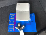 メンテナンスノート【整備記録簿】、取説も揃っています。スマートキーはバッグなどにしまったままボタン操作でエンジンの始動・停止ができて大変便利です。