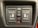 リアドアは乗り降りに便利な両側電動スライドドアです。また運転席に座っていながらスイッチ操作で自在にスライドドアを開け閉めできます。