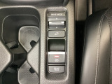 セレクターノブの下に、3つの異なる加速感を楽しめるドライブモードスイッチがついています。一般道、スポーツ走行、エコ走行など、シーンに合わせて最適な加速感を楽しめるドライブモードスイッチです。