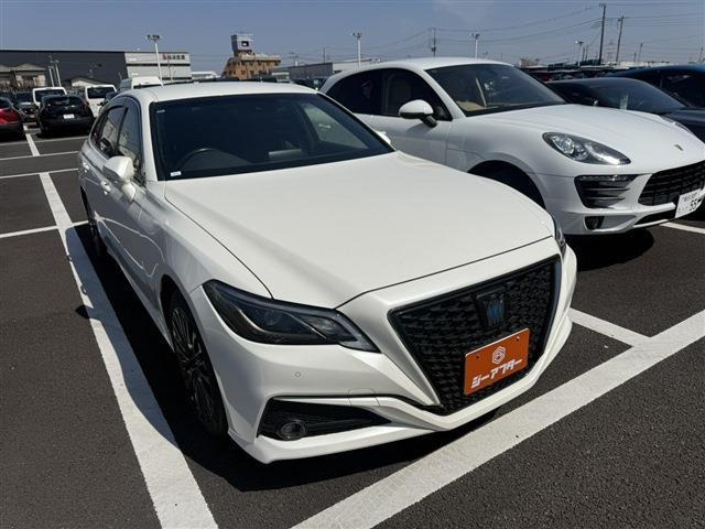 クラウン ハイブリッド 2.5 S スポーツスタイル 禁煙車 メーカーナビ ハーフレザーシ...