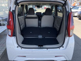 シートをすべて倒すとこんなに広々。たくさん荷物を積めます。これだけのスペースであればかなりの荷物が載せられます☆